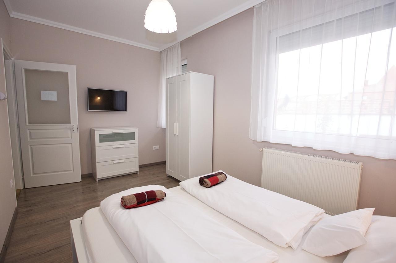 Zoli Apartmanok-Timi Koelcsey 34-36 ไฮจ์ดุสโซบอสโล ภายนอก รูปภาพ